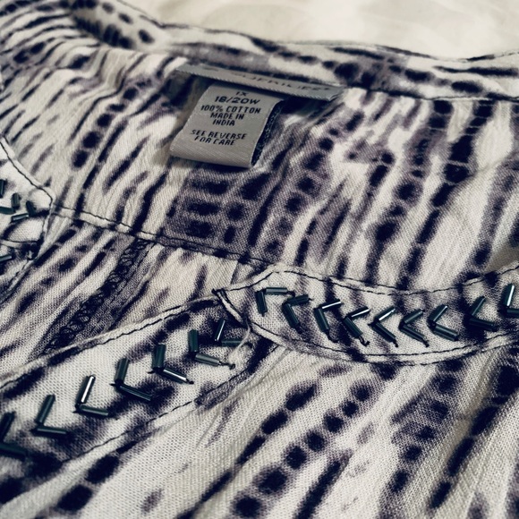 Catherine’s Top/Blouse - Picture 2 of 4